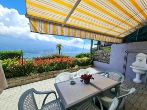 Bellavista lago Apartment patio and view by Gardadomusmea Pieve Di Cadore